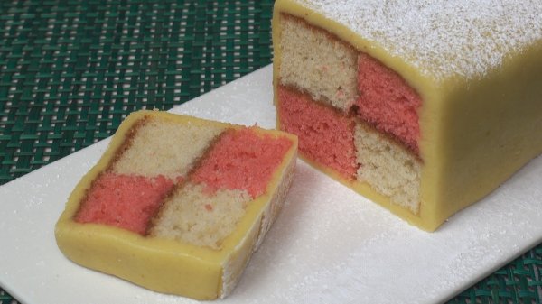 dailydelicious: Battenberg Cake: Fresh and fruity